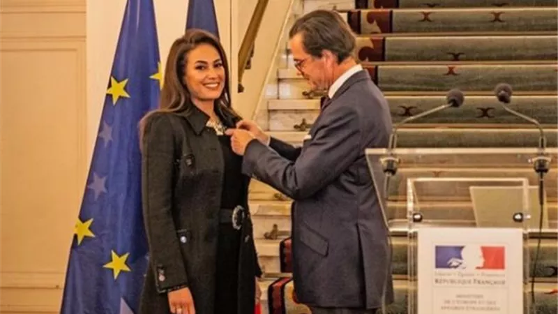 فرنسا تمنح هند صبري رتبة ضابط.. اعرف التفاصيل