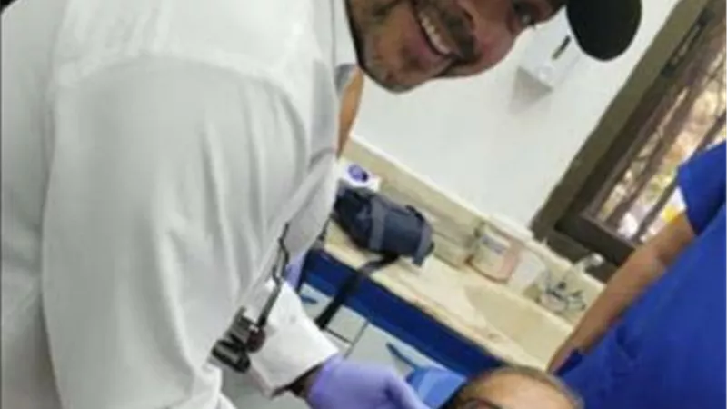 أبرزهم هنيدي.. مشاهير لم يسلموا من قبضة الطبيب المتحرش
