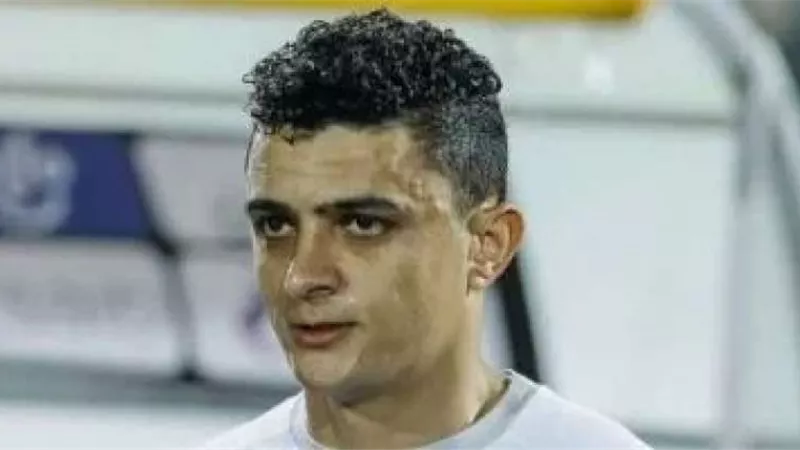 لاعب شهير يحرر محضرًا ضد جاره .. اعرف القصة