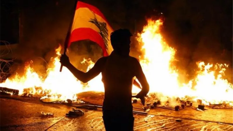 ليلة ساخنة في لبنان.. اشتباكات عنيفة بين الشرطة والمتظاهرين
