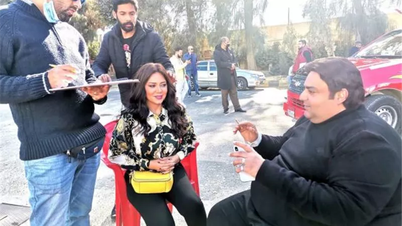 صورة.. رانيا يوسف وشيكو في كواليس تصوير مسلسل ”اللعبة 2”