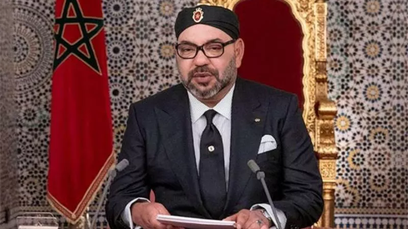 العاهل المغربي يتلقى الجرعة الأولى من اللقاح المضاد لـ كورونا
