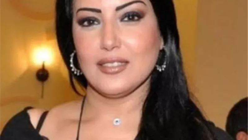 خمس رجال.. زيجات سرية في حياة سمية الخشاب