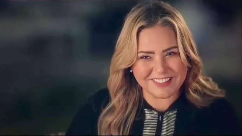 صابرين تكشف عن تفاصيل زواجها المفاجئ ورأيها في تجسيد منى زكي لأم كلثوم