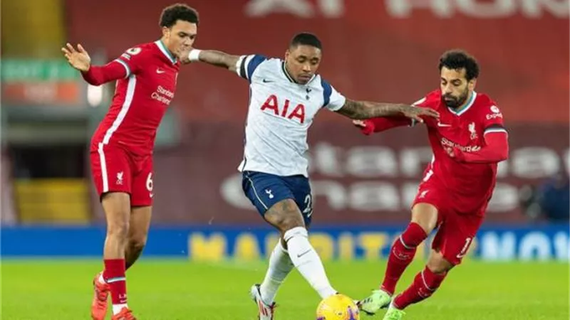 ليفربول يذل توتنهام على أرضه بثلاثية