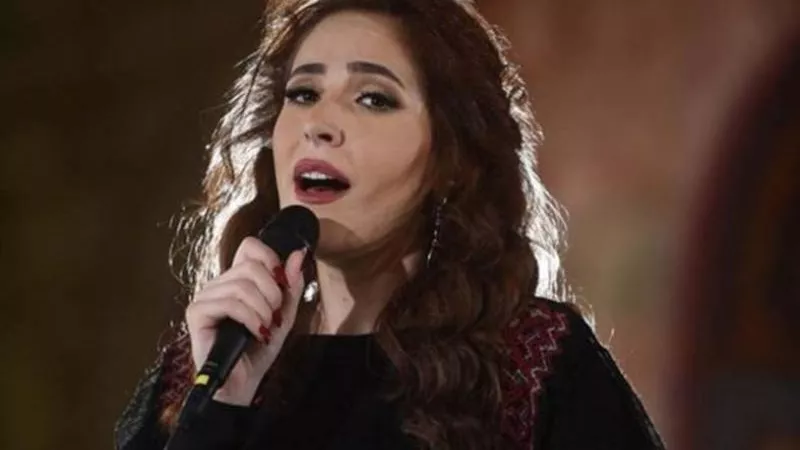 بعد تألقها في حفل ” ليلة وردة” .. عبير نعمة تتصدر التريند