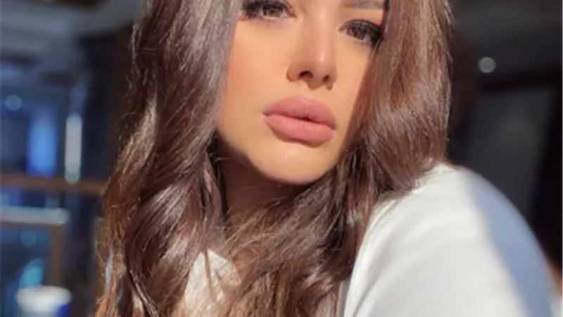 هنادي مهنا تهنئ والدتها بعيد ميلادها بصورة منذ الطفولة