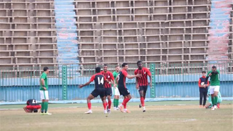 الدوري المصري.. خناقة في مباراة الداخلية وزد واعتداء على الحكم