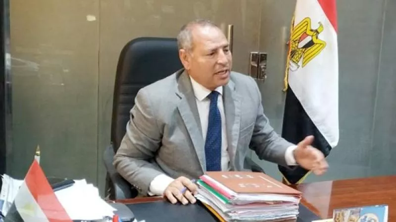 تفقد محافظ القاهرة لأعمال إقامة معارض وبازارات في قرية الفواخير