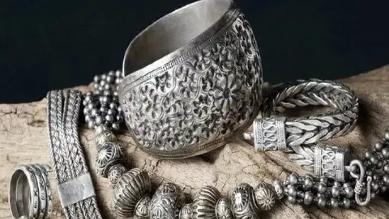 سعر الفضة اليوم بختام التعاملات المسائية.. «إنفوجراف»