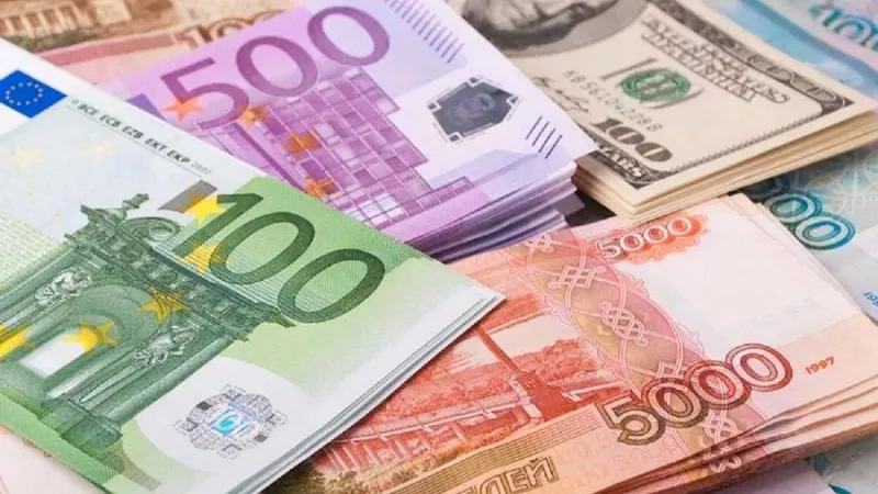 الدولار مسيطر.. أسعار العملات الأجنبية اليوم مقابل الجنيه المصري في البنوك والسوق السوداء