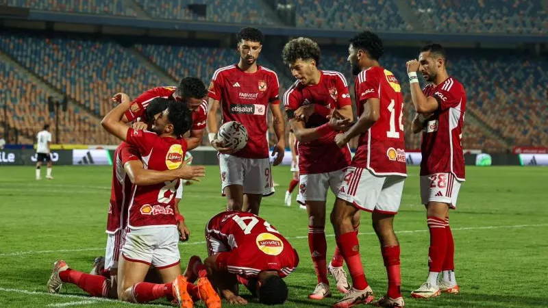 الأهلي يفوز على طلائع الجيش ويواصل ملاحقة بيراميدز في قمة الدوري