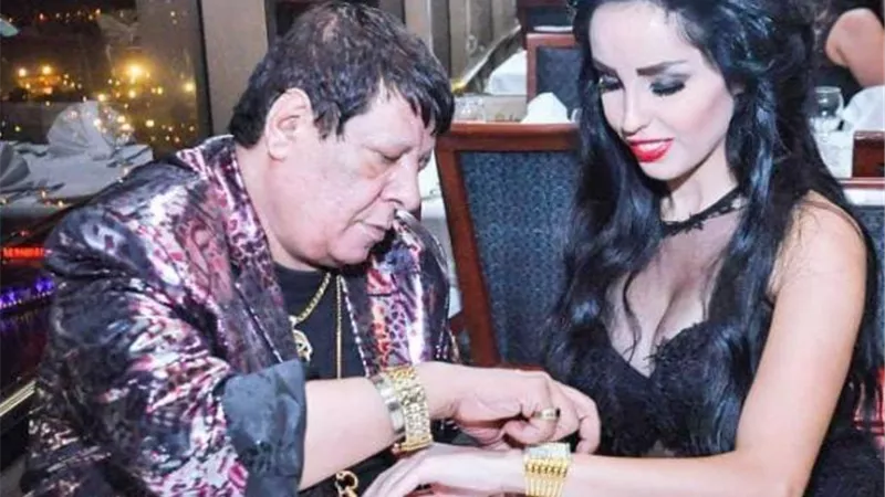 بالصور.. عائلة شعبان عبد الرحيم تفجر مفاجأة كبري بشأن زواجه من منار اللبنانية