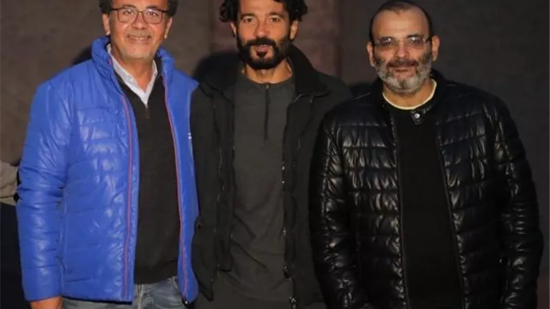 خالد النبوي وعمرو عرفة وأيمن بهجت قمر في كواليس تصوير فيلم ”أهل الكهف”: الحبايب