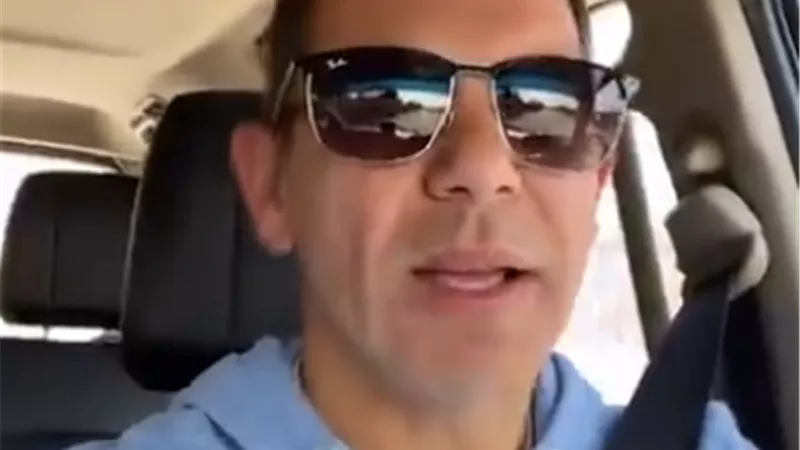 بسبب كورونا.. سر إختفاء رامي إمام عن «السوشيال ميديا»