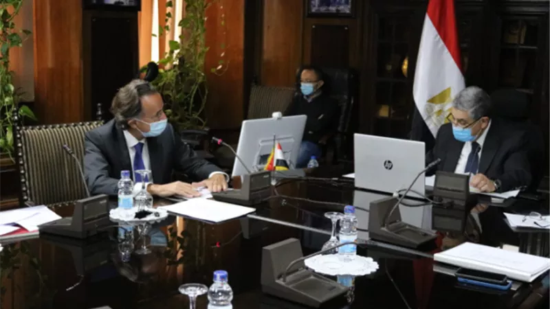كواليس اللقاء الذى مع بين وزير الكهرباء ومدير مكتب بنك التعمير الألمانى بالقاهرة