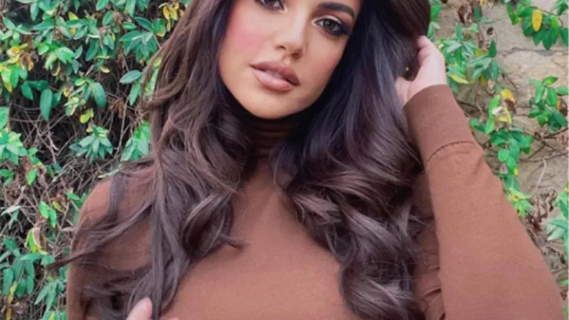 درة زوجة هاني سلامة  في مسلسل ”بين السما والأرض”