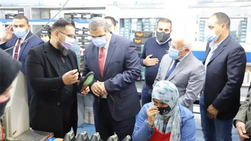 شاهد.. رسائل وزير القوى العاملة للعمال خلال جولته بـ 3 مصانع شهيرة ببورسعيد