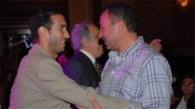 عاجل.. الخطيب يعاقب كهربا و الشحات بسبب مصافحة أبوتريكة.