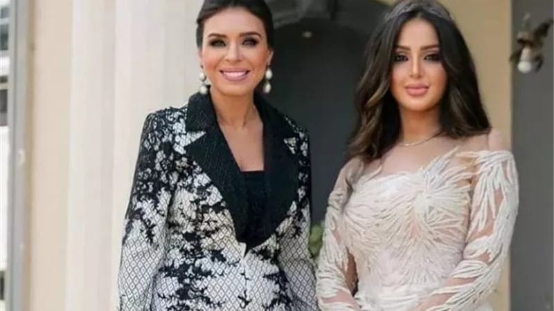 شيما الحاج تنشر صورة بصحبة دينا وتعلق: الإنسانة الحنونة