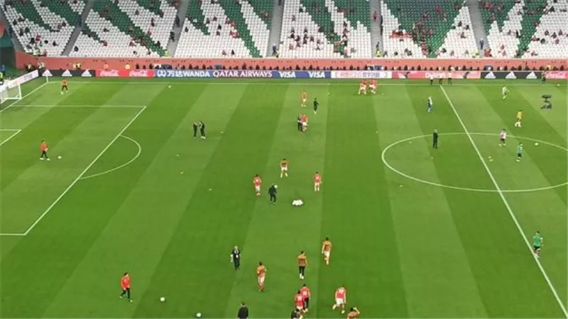 الأهلي ضد بالميراس.. شاهد لاعبي الأهلي اثناء عمليات الإحماء