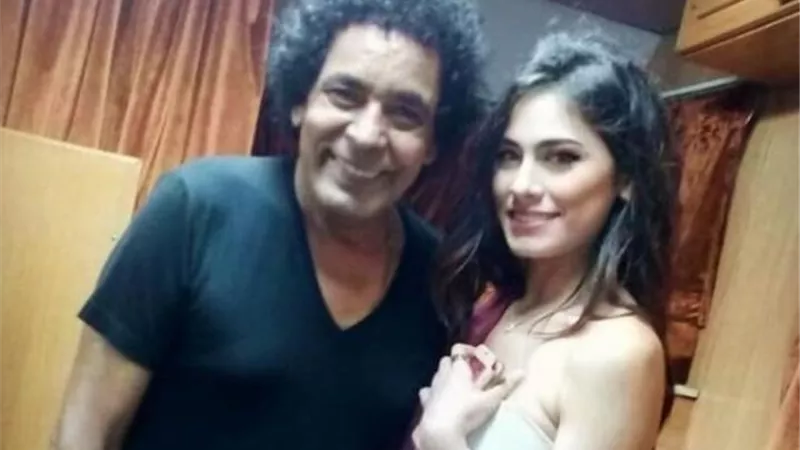 حقيقة زواج محمد منير من ممثلة شهيرة تصغره بـ 40 عاماً