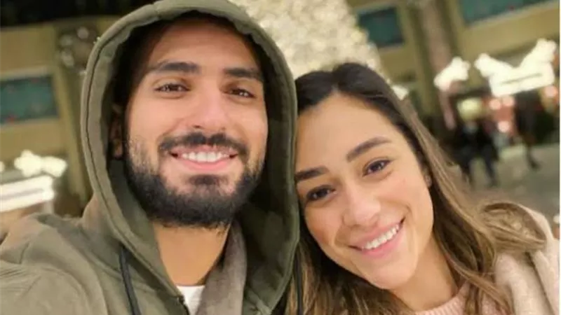 محمد الشرنوبي يغني لزوجته أمام الجمهور علي مسرح الزمالك