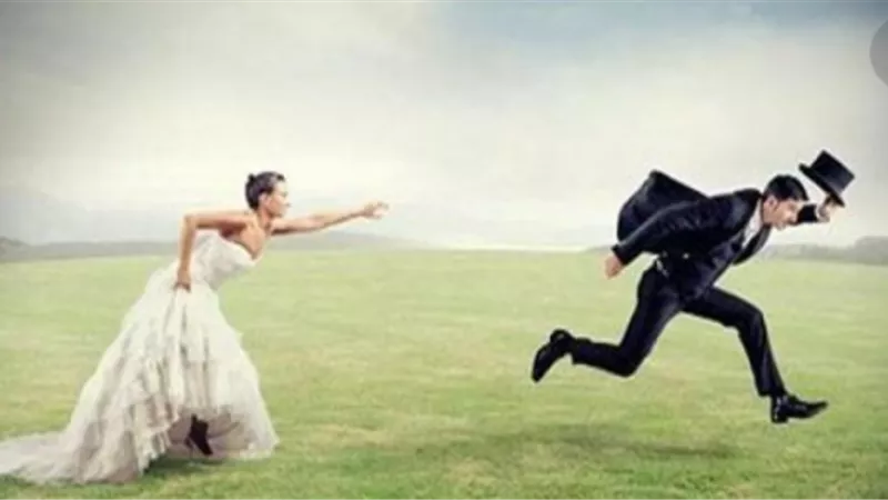 آخر تقاليع كورونا.. حكاية العريس الذى تهجم بالضرب المبرح على مصور في حفل زفافه