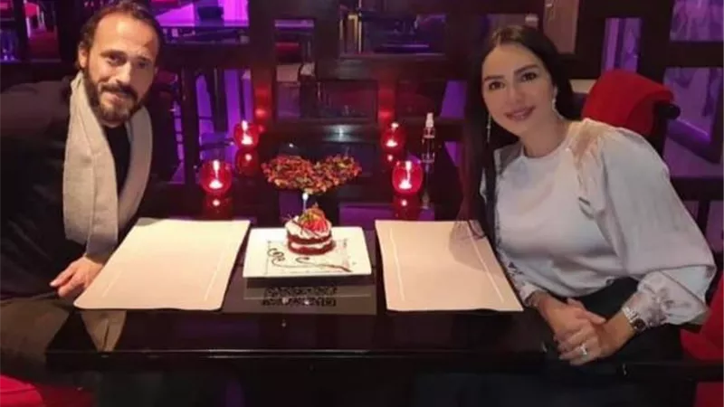 يوسف الشريف يحتفل مع زوجته بعيد الحب: كل سنة وأنتي حبيبتي