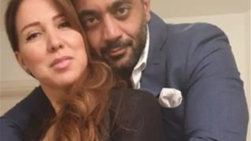 أحمد فلوكس يغازل زوجته بكلمات رومانسية بمناسبة ”الفلانتين”