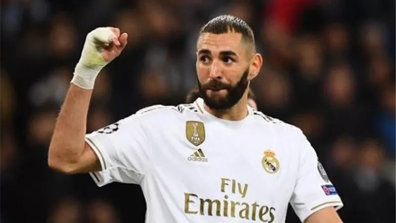 ريال مدريد ضد فالنسيا.. بنزيما يقود التشكيل المتوقع للملكي