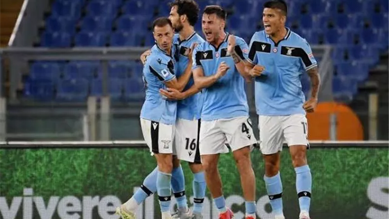 لاتسيو يحل ضيفا على إنتر ميلان اليوم في الدوري الإيطالي