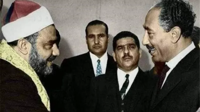 الشيخ النقشبندي.. لماذا أجبره الرئيس علي الغناء ؟ .. وكيف أصبح ”سيد المداحين ” ؟
