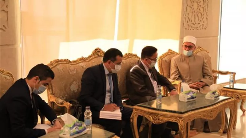 يرافقه وفد رسمي.. لماذا زار سفير كازاخستان بالقاهرة الأمين العام لمجمع البحوث الإسلامية؟