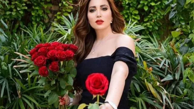 بإطلالة مميزة.. نسرين طافش تحتفل بعيد ميلادها مع جمهورها