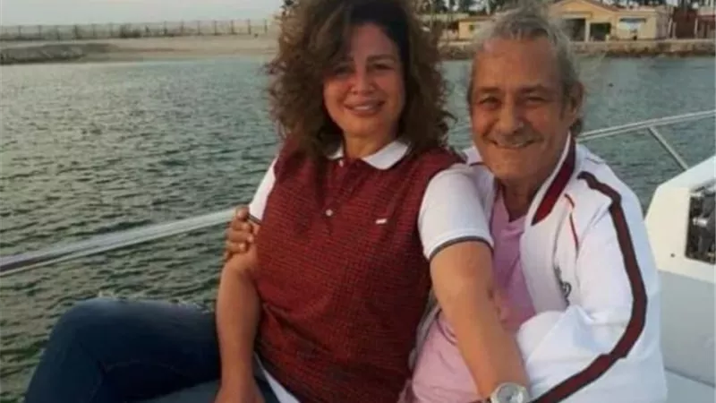 إلهام شاهين تنشر صورة مع فاروق الفيشاوي وتعلق: حبيبي