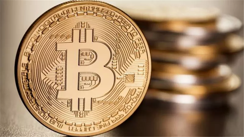البيتكوين ..خبير اقتصادي يكشف سر الصعود المذهل للعملة الافتراضية