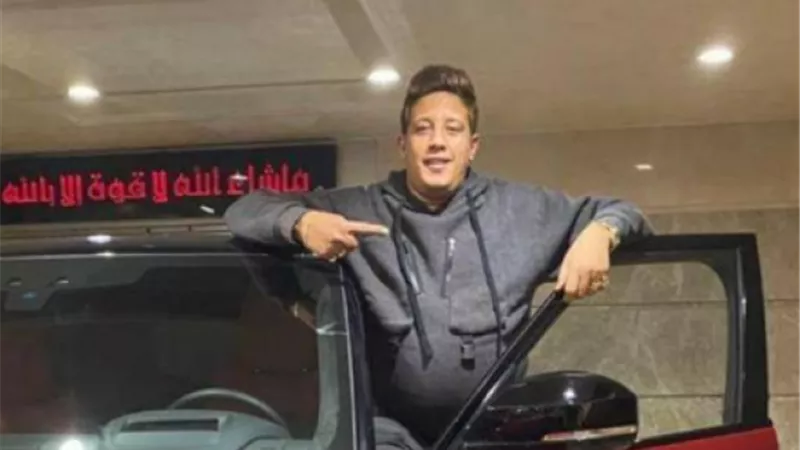حمو بيكا يستفز جمهوره بسيارته الباهظة عبر ”فيس بوك”