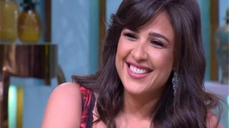 فيروس كورونا يهدد ياسمين عبدالعزيز