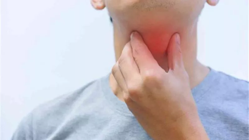 4 طرق لعلاج التهاب الحلق في المنزل