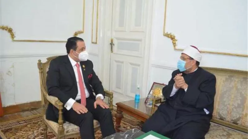 شاهد.. الأوقاف والبرلمان العربي يبحثان مواجهة التطرف