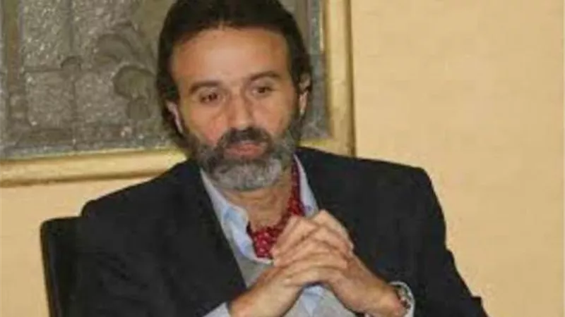 ”الكحة سخيفة أوي”.. أيمن عزب يكشف لـ”الموجز” تطورات حالته الصحية بعد إصابته بكورونا
