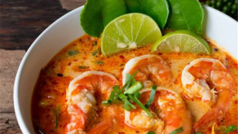 على طريقة الشيف أميرة شنب.. كيف تحضرين شوربة الجمبري في المنزل