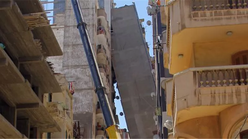 قرار هام من النيابة بشأن المتسببين فى كارثة عقار الأسكندرية المائل