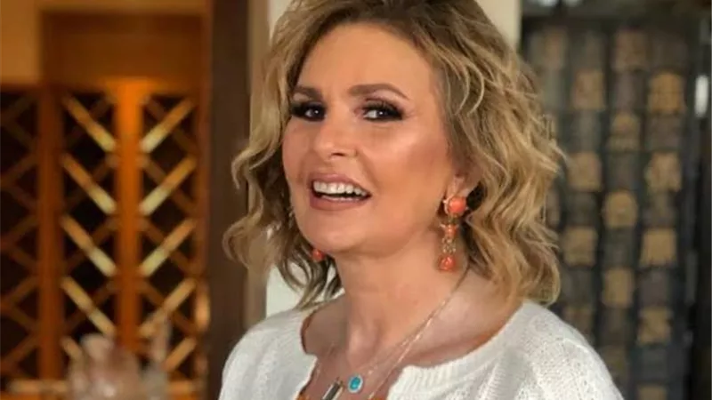 يسرا :عمرو دياب بيحب 3 دقات.. والسوشيال ميديا كلها تنمر