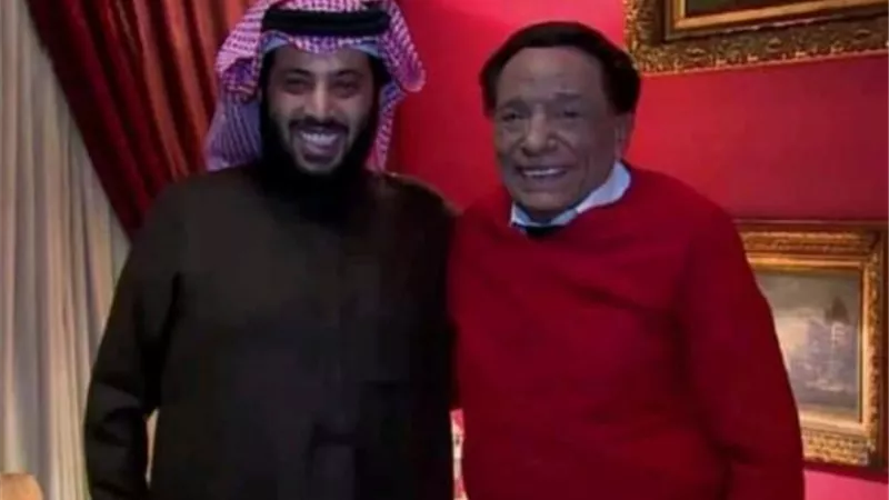 بعد الهجوم عليه.. تركي آل الشيخ يدافع عن عادل إمام: زرع البسمة في الوطن العربي