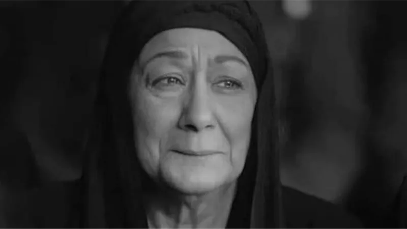 نجوم الفن ينعون أحلام الجريتلي: وداعاً الأم الطيبة