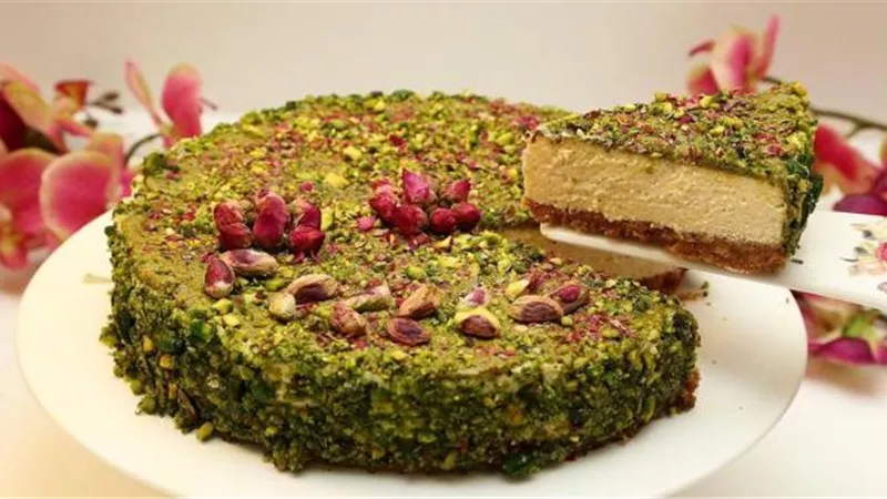 بأسهل الخطوات.. طريقة عمل كيك الفستق