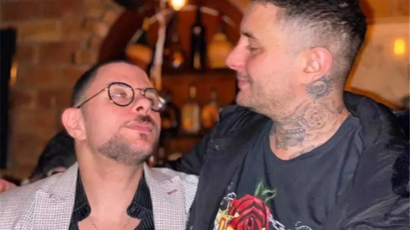 أحمد الفيشاوي يهنئ شقيقه بعيد ميلاده ويعلق ”بحبك يا أخي ”