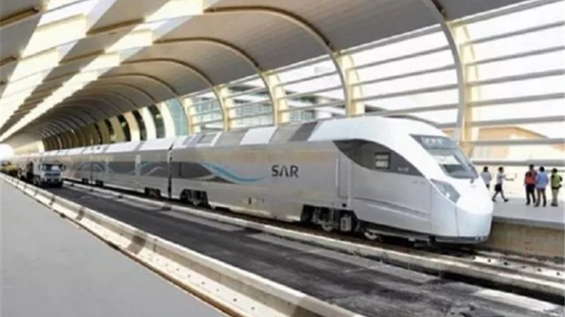لتشغيلها على خط القطار الكهربائي .. وزير النقل يعلن الانتهاء من تصنيع 4 قطارات
